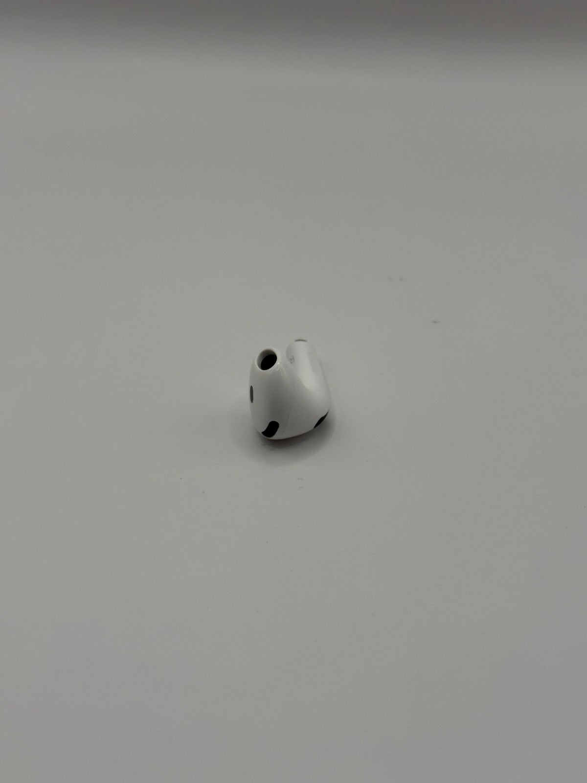 Apple AirPods 4th Generation In Ear Earphones 2024 Non ANC Right Earbud