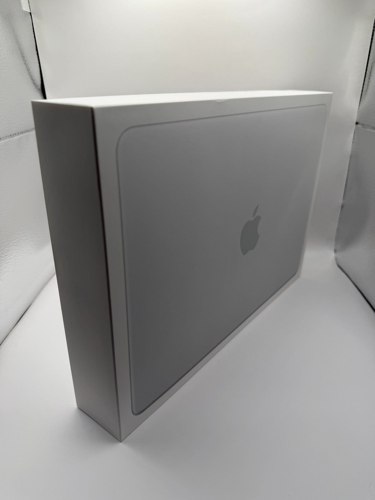 Apple Macbook Neo 512GB 13-inch Laptop Silver A18 Pro chip 2026 Brand New Sealed