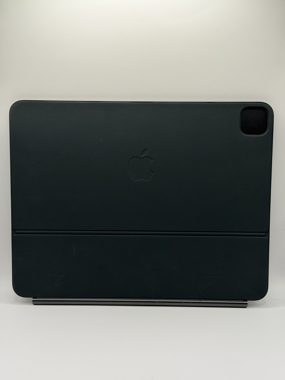 Apple Magic Keyboard for 13-inch iPad Pro 4th and 3rd Gen Excellent Condition
