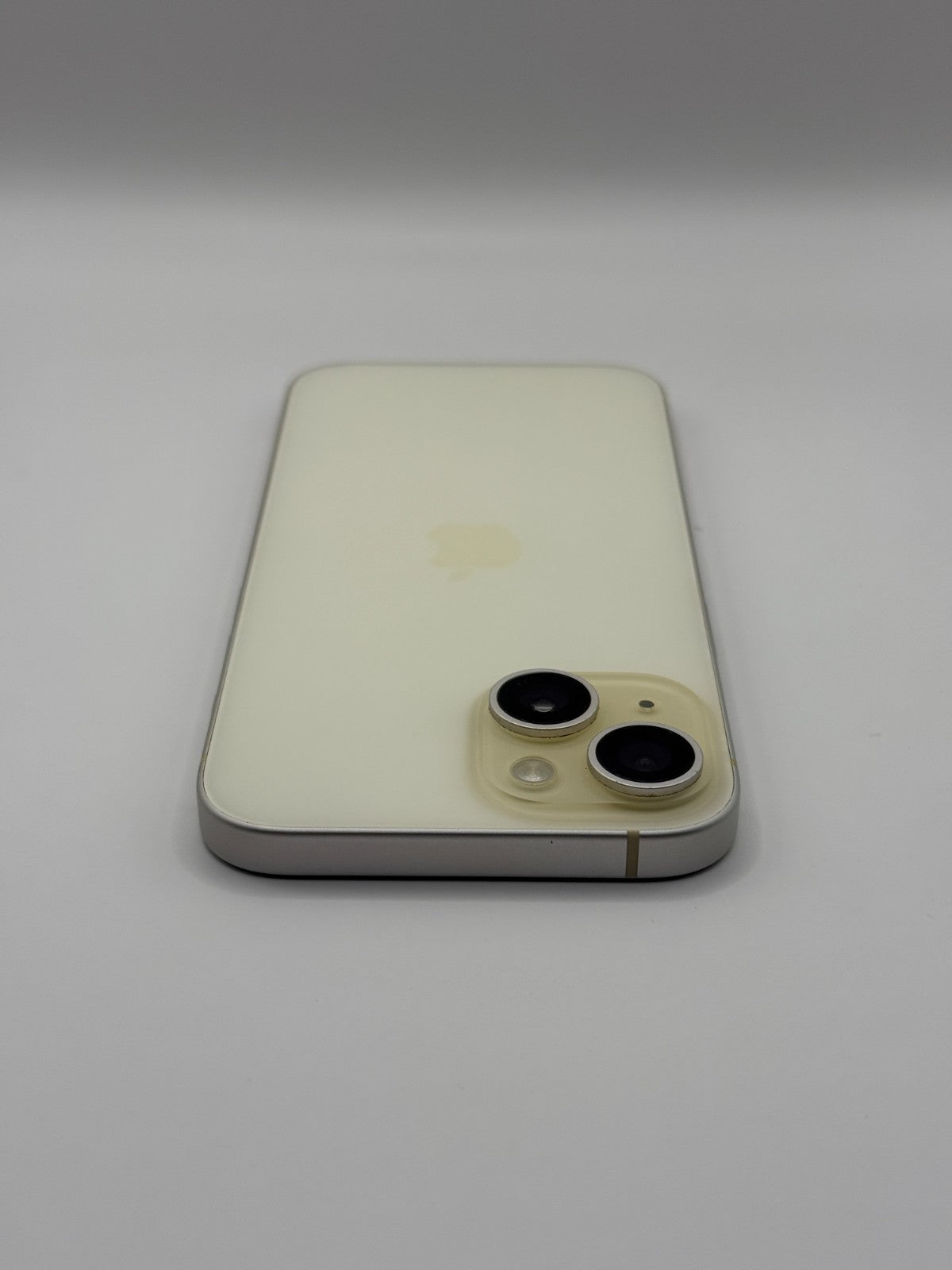 Apple Iphone 15 128GB Yellow Unlocked Excellent Condition 86% Battery Warranty