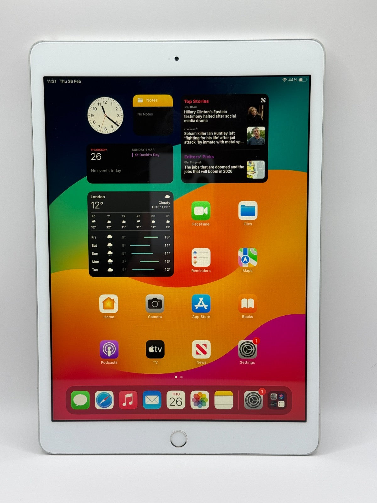 Apple Ipad 10.2 7th Generation Silver 32GB WiFi Good Condition Warranty