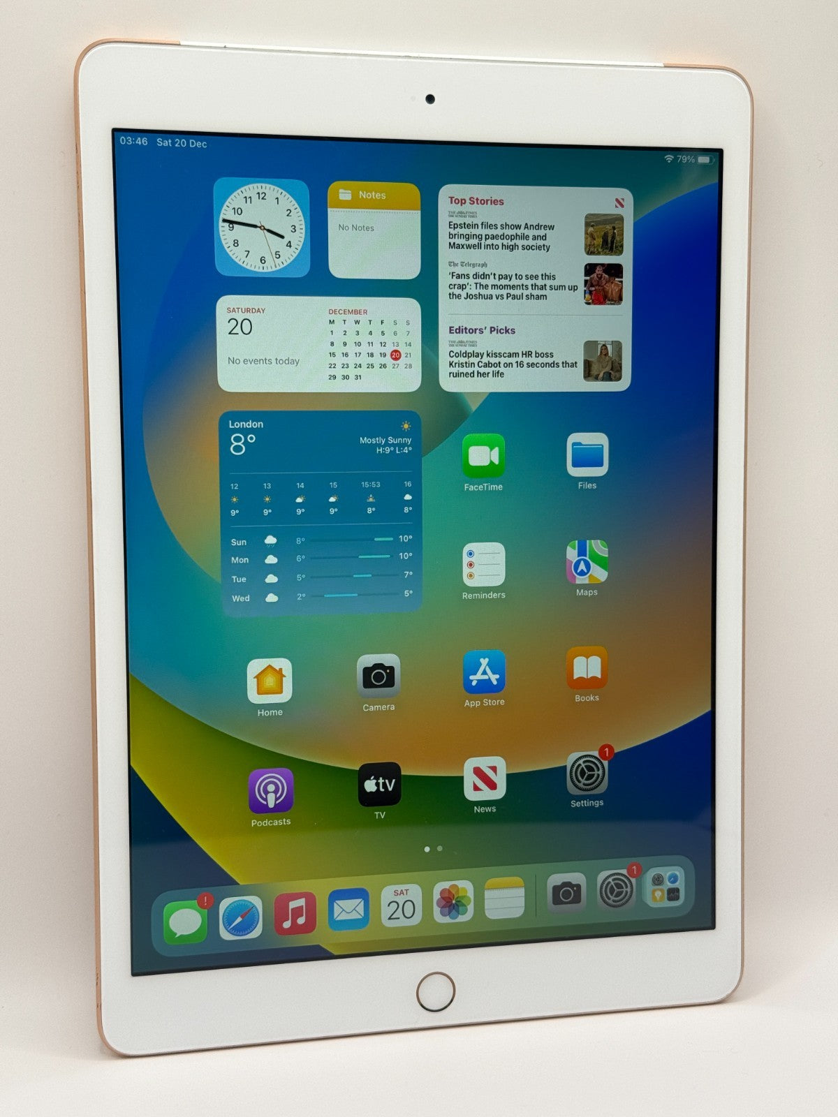 Apple Ipad 7th Generation Gold 32GB WiFi and 4G Cellular Very Good Condition