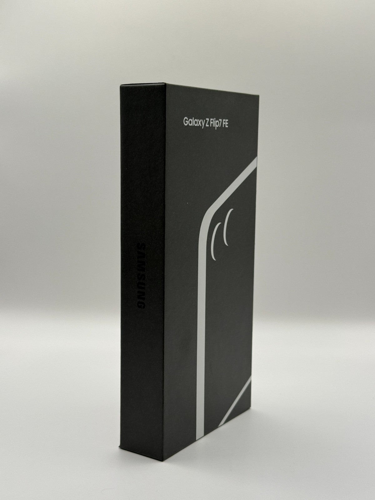 Samsung Galaxy Z Flip7 FE AI Phone 256GB 8GB White Unlocked Brand New Sealed