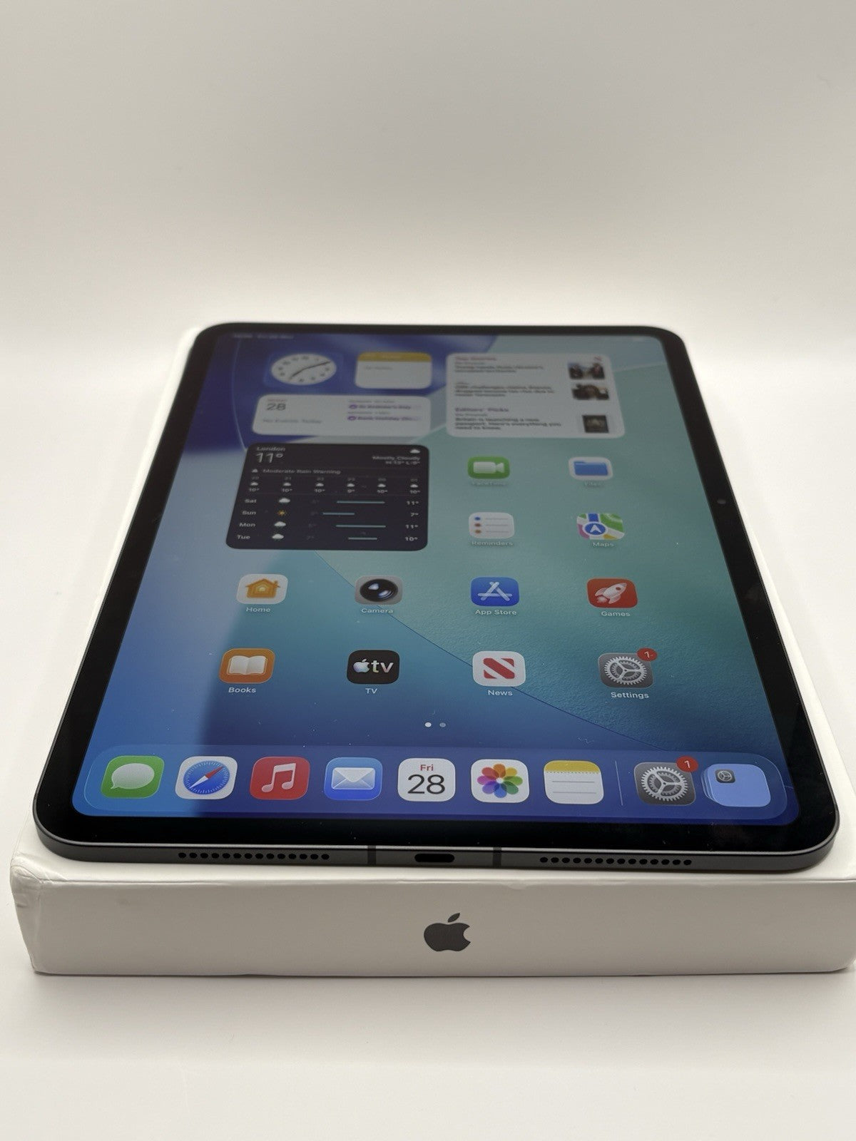 iPad Pro 11" M5 256Gb WiFi & 5G Unlocked Space Black Warranty Boxed