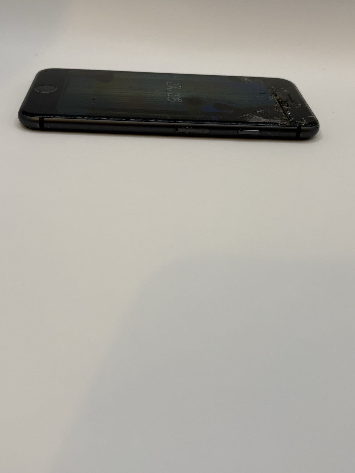 Apple iPhone 8 64GB Grey Faulty Cracked Front And Back