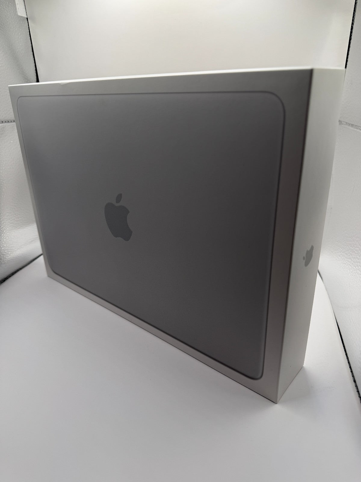 Apple Macbook Neo 512GB 13-inch Laptop Silver A18 Pro chip 2026 Brand New Sealed
