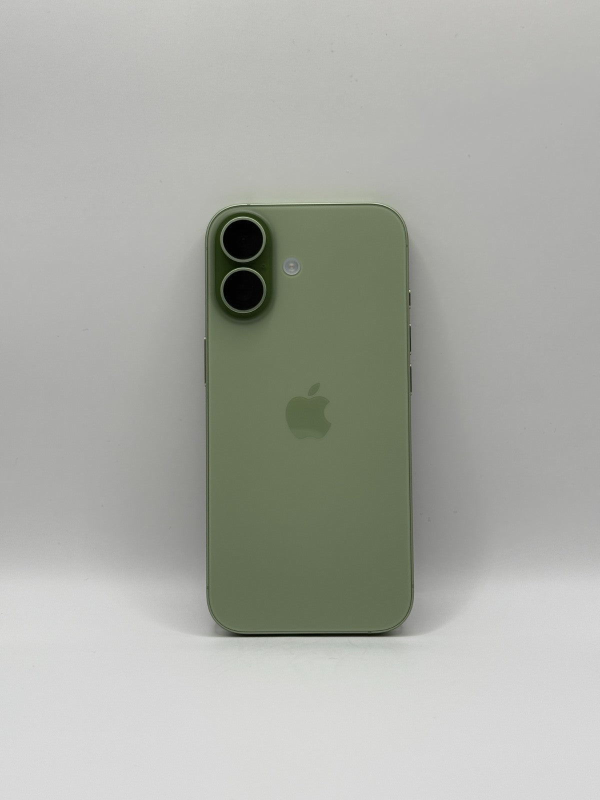 Apple Iphone 17 256GB Sage 5G Excellent Condition Warranty Boxed 1 battery cycle