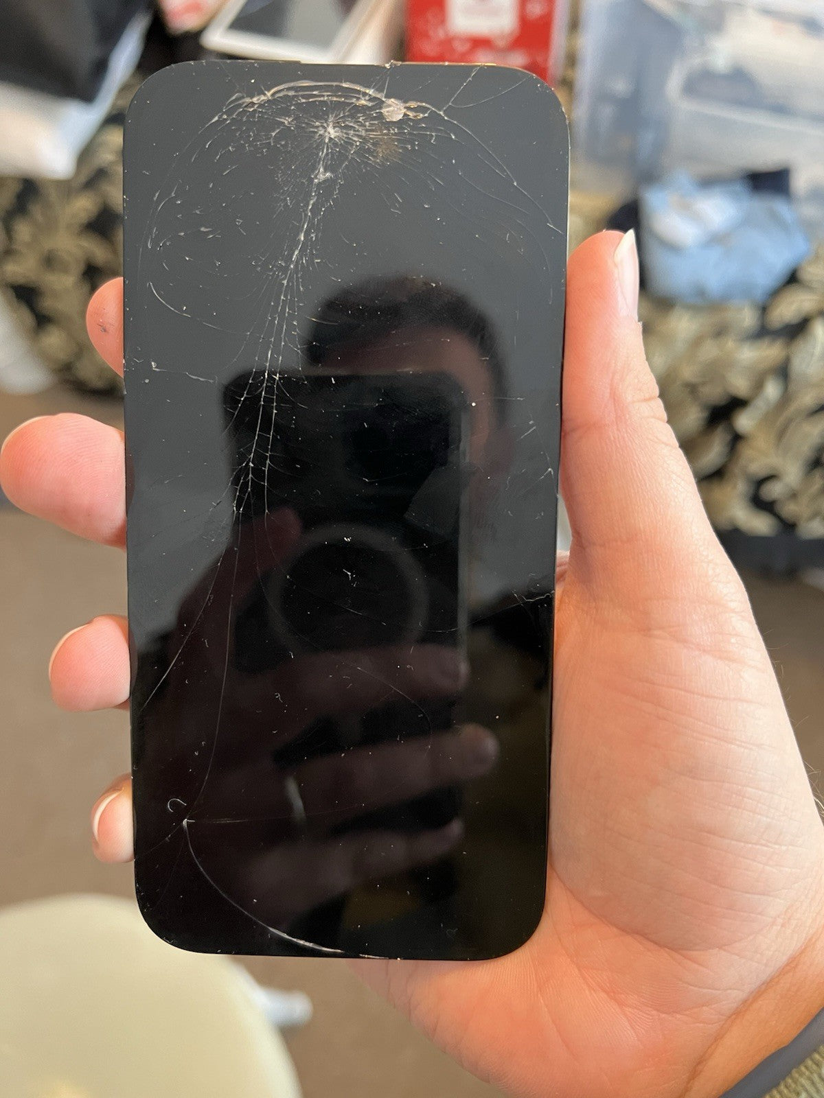 Genuine AppIe iPhone 15 Oled Screen Cracked & Slight LCD Bleed Screen Only