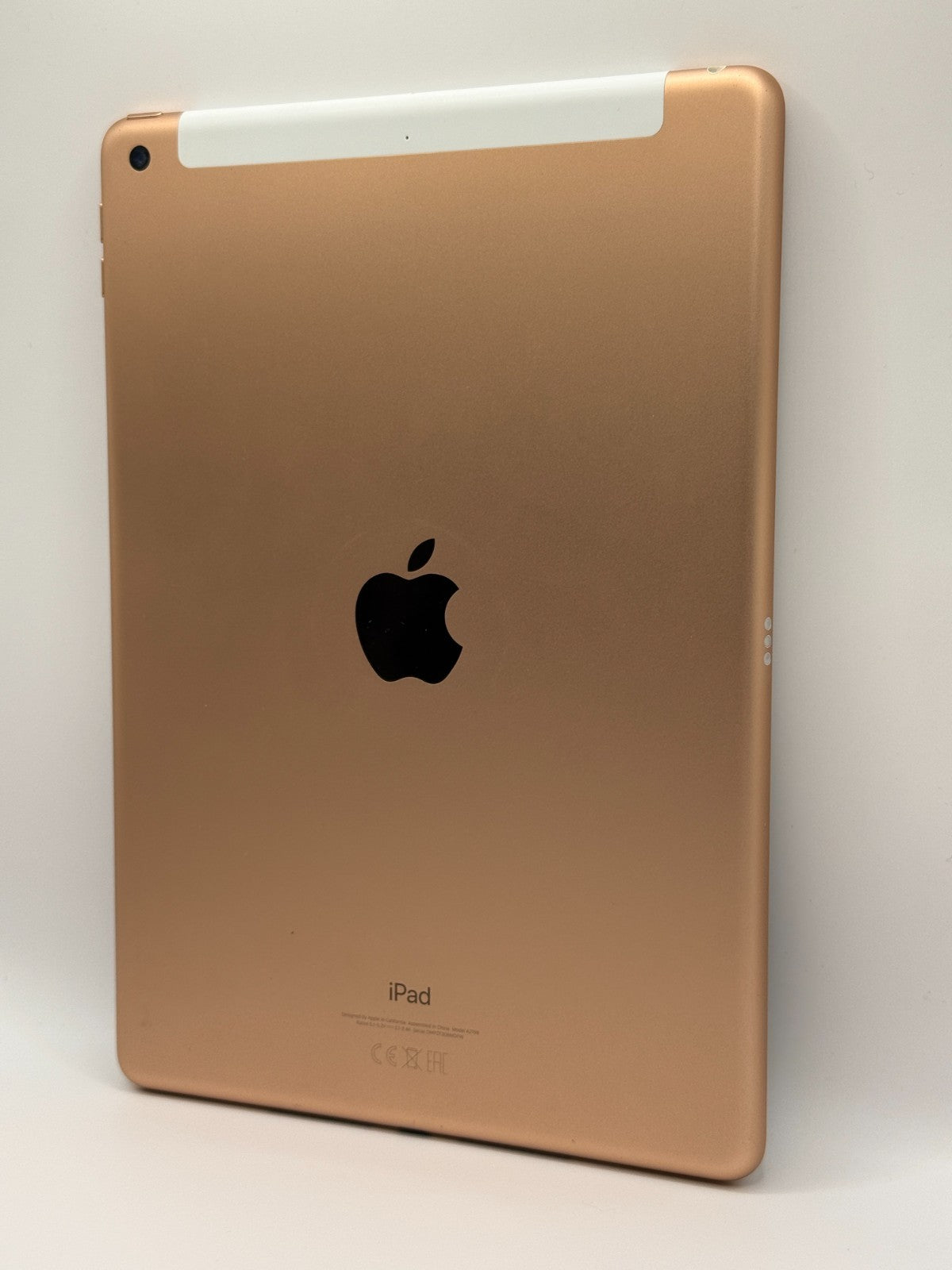 Apple Ipad 7th Generation Gold 32GB WiFi and 4G Cellular Very Good Condition