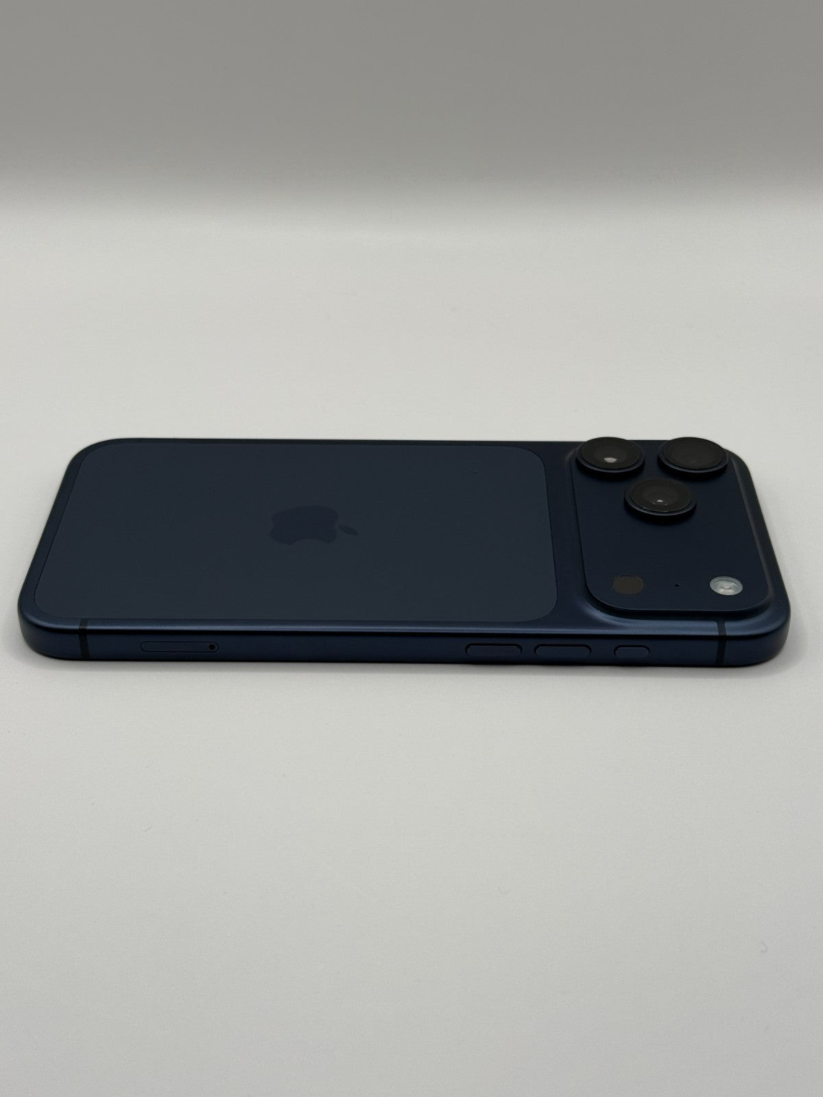 Apple Iphone 17 Pro Max 512GB Deep Blue 5G Warranty Unlocked Excellent Condition