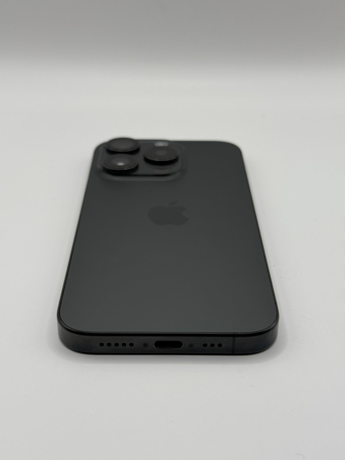 Apple Iphone 15 Pro 256GB Black Titanium Unlocked Warranty Excellent Condition
