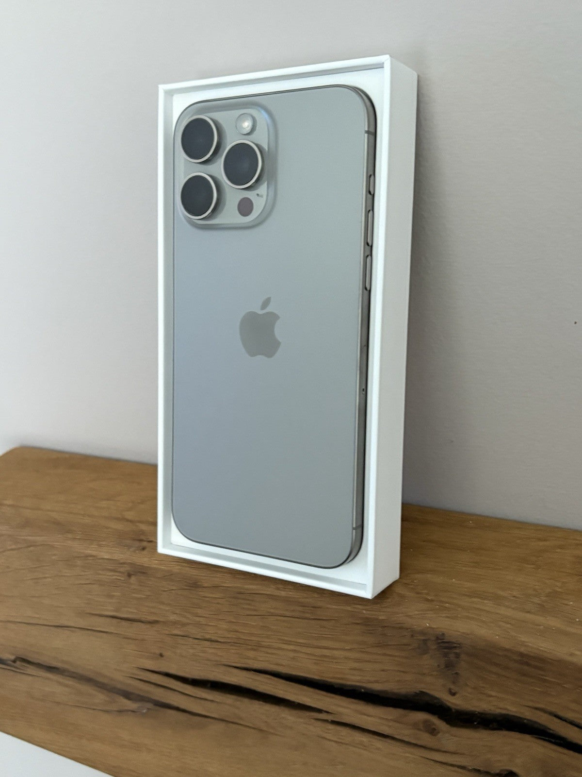 Apple iPhone 15 Pro Max 256GB (PP147) Natural Titanium Unlocked Warranty Boxed