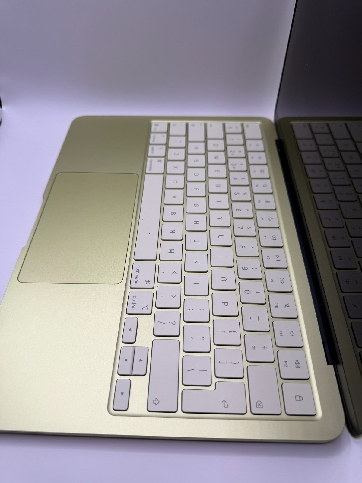 Apple Macbook Neo 256GB 13-inch Laptop Citrus A18 Pro chip 2026 Excellent