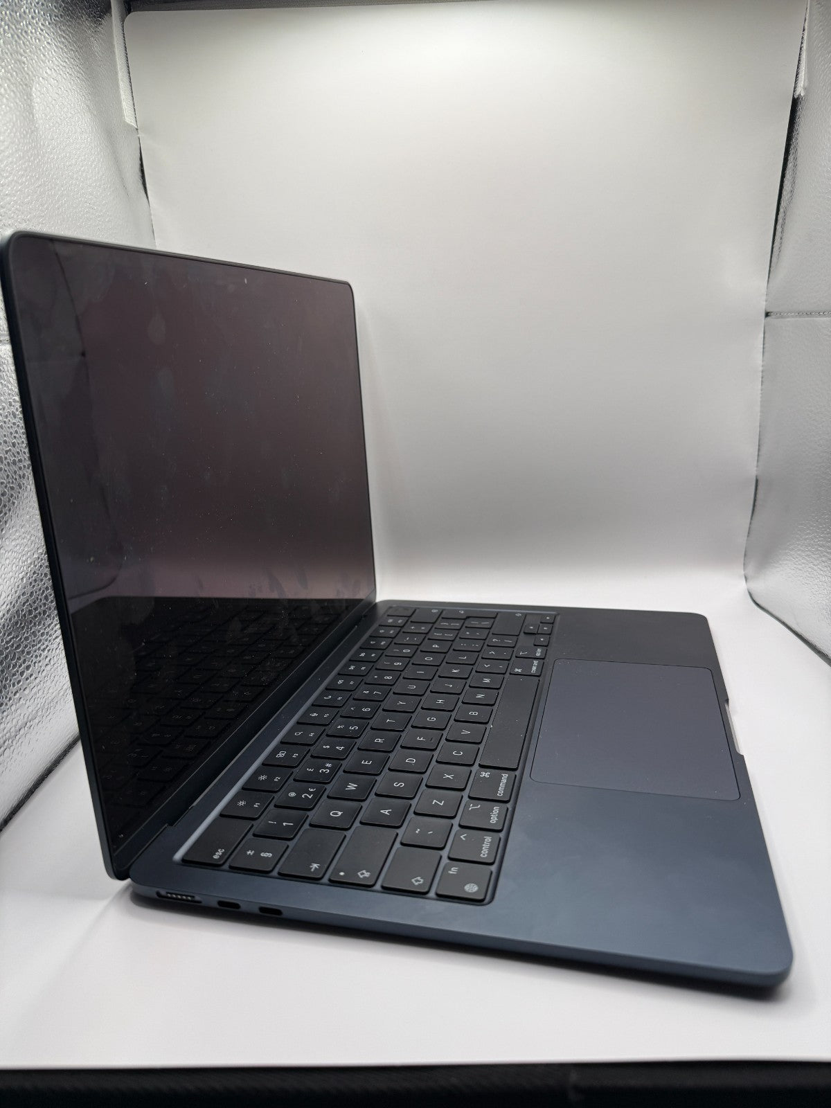 Apple MacBook Air 13.6" 256GB SSD Apple M2 8GB RAM Midnight Excellent Boxed