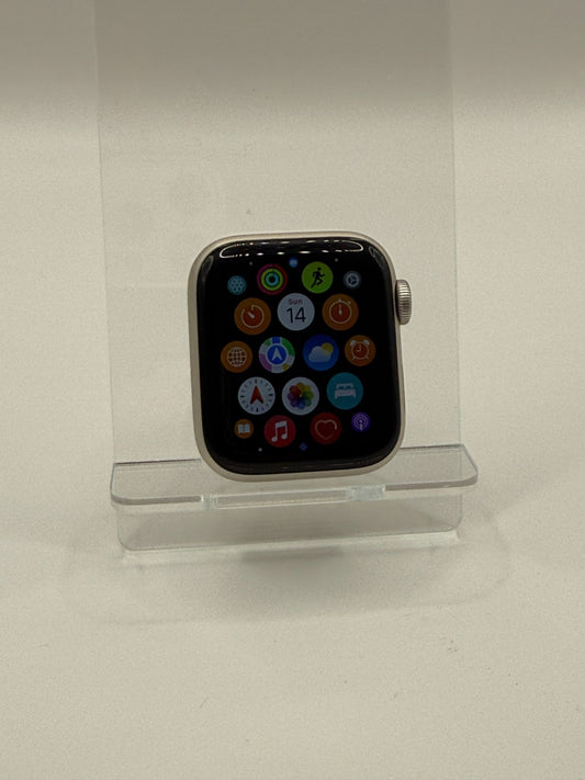 Apple Watch SE 2nd Gen 40mm Silver Aluminium with White Band Scratch On Screen