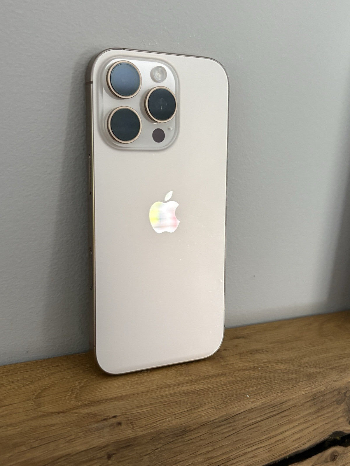 Apple iPhone 16 Pro 256GB 5G (1913586) Unlocked Desert Titanium Boxed