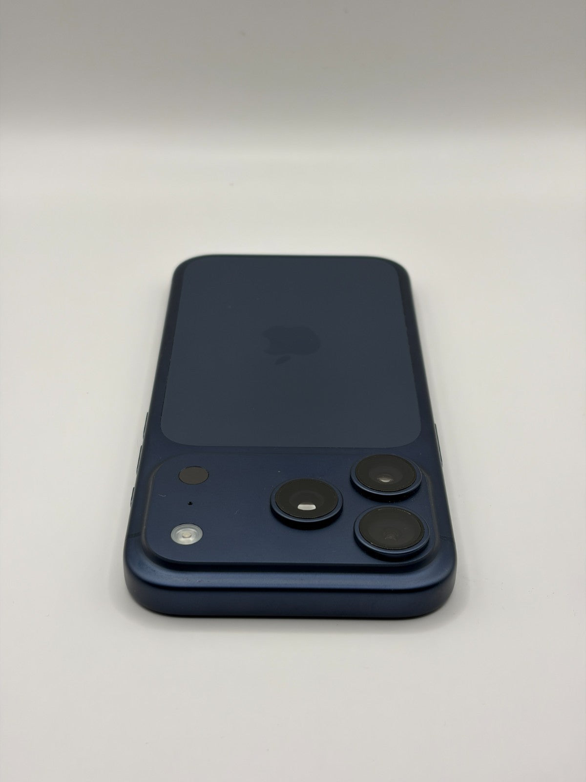 Apple Iphone 17 Pro 256GB Blue Unlocked Very Good Condition 100% Battery