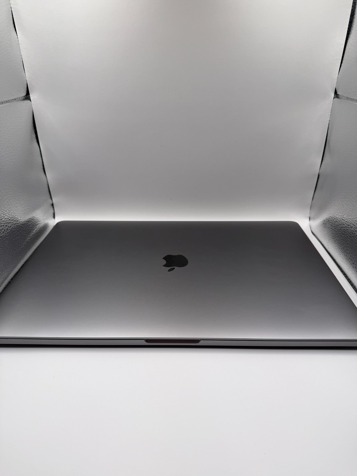 Apple MacBook Pro 16" 512GB SSD Intel Core i7 9th Gen 2.60 GHz 16GB Warranty