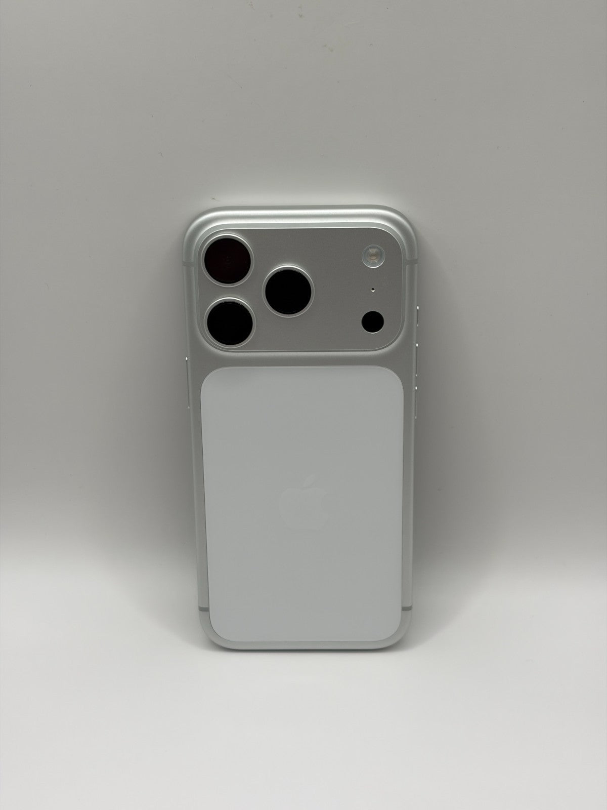 Apple Iphone 17 Pro 256GB Silver Unlocked Excellent Condition Warranty