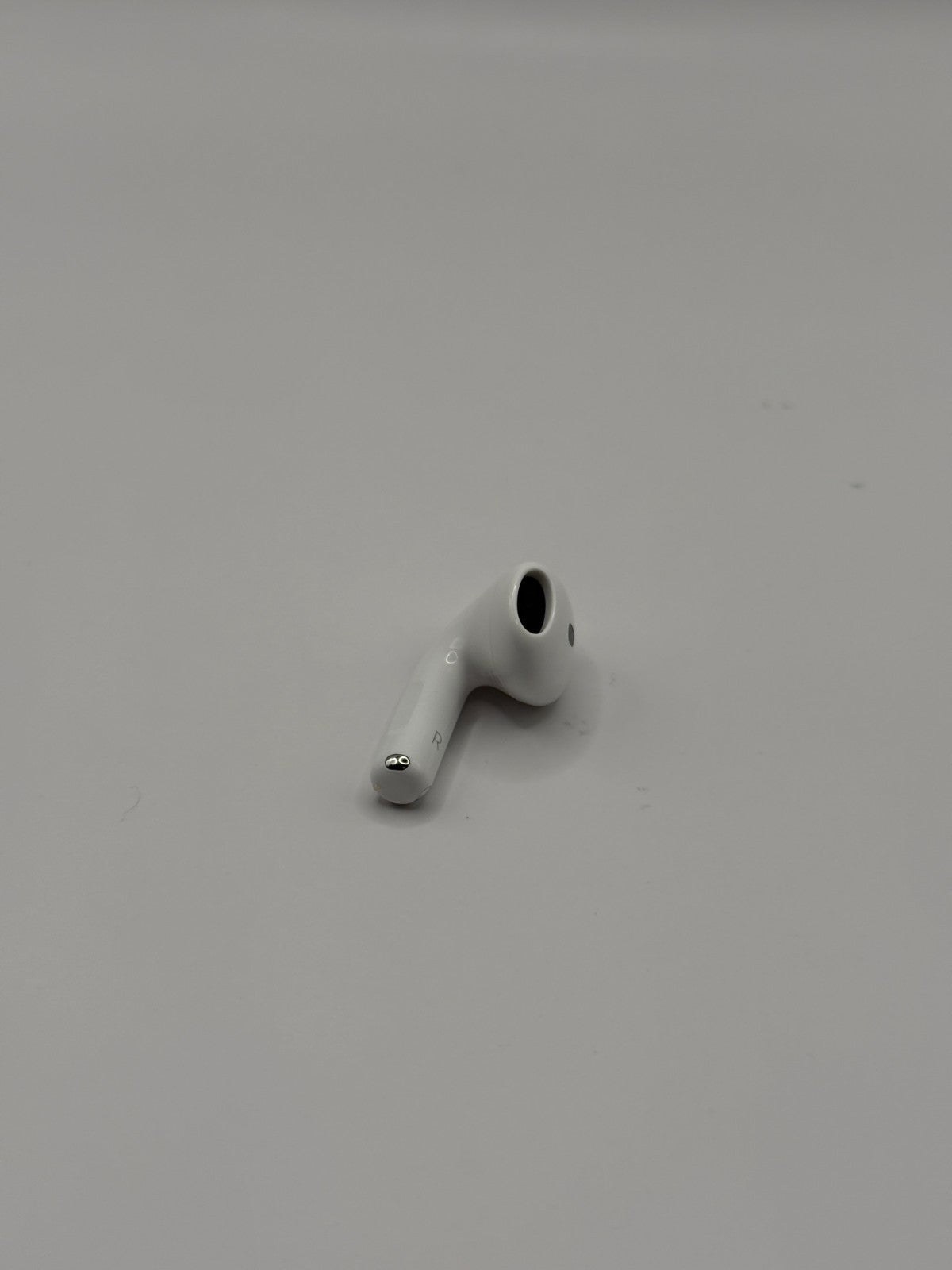 Apple AirPods 4th Generation In Ear Earphones 2024 Non ANC Right Earbud