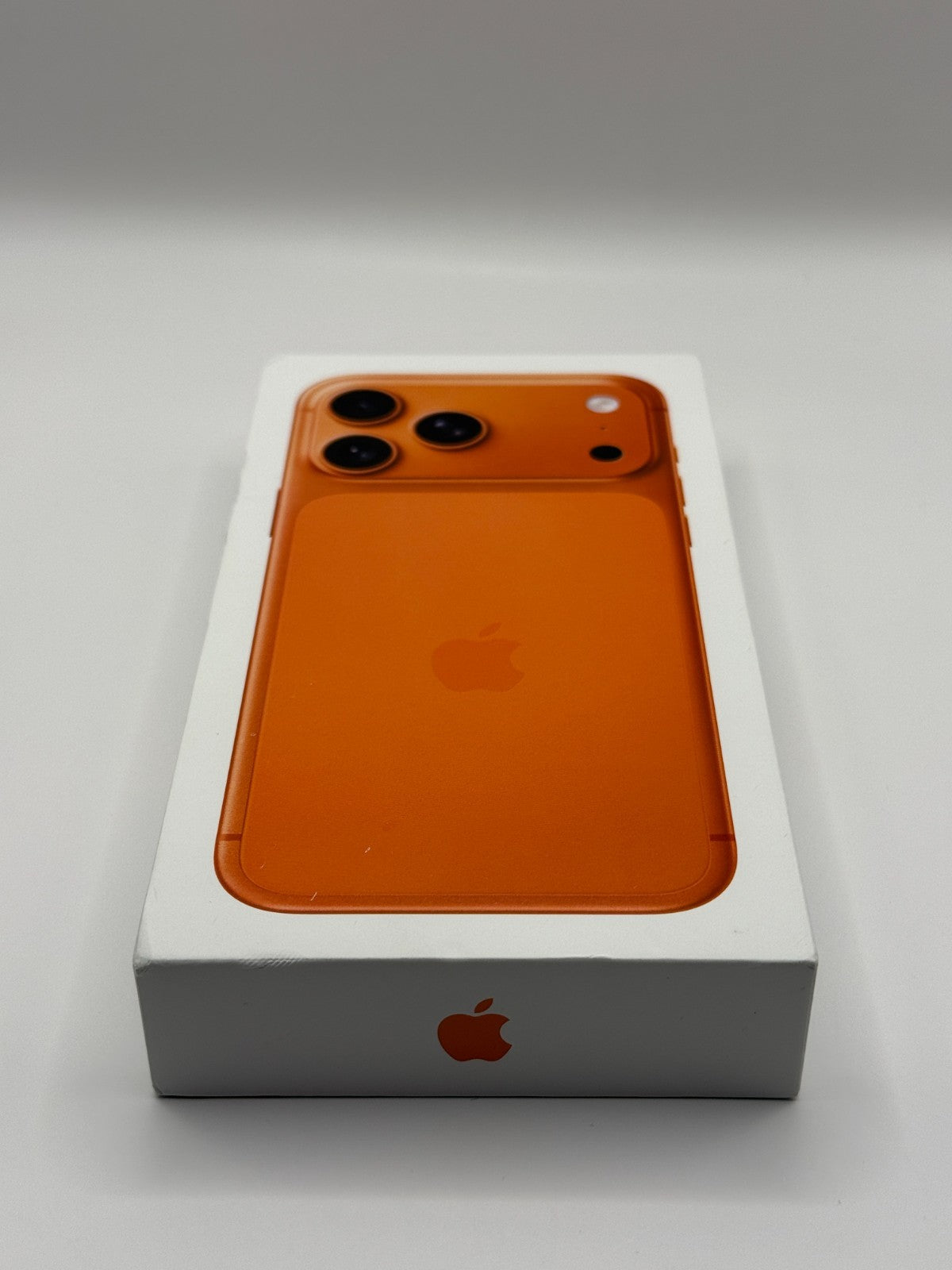 Apple Iphone 17 Pro Max 256GB Cosmic Orange 5G Sealed New Warranty Unlocked