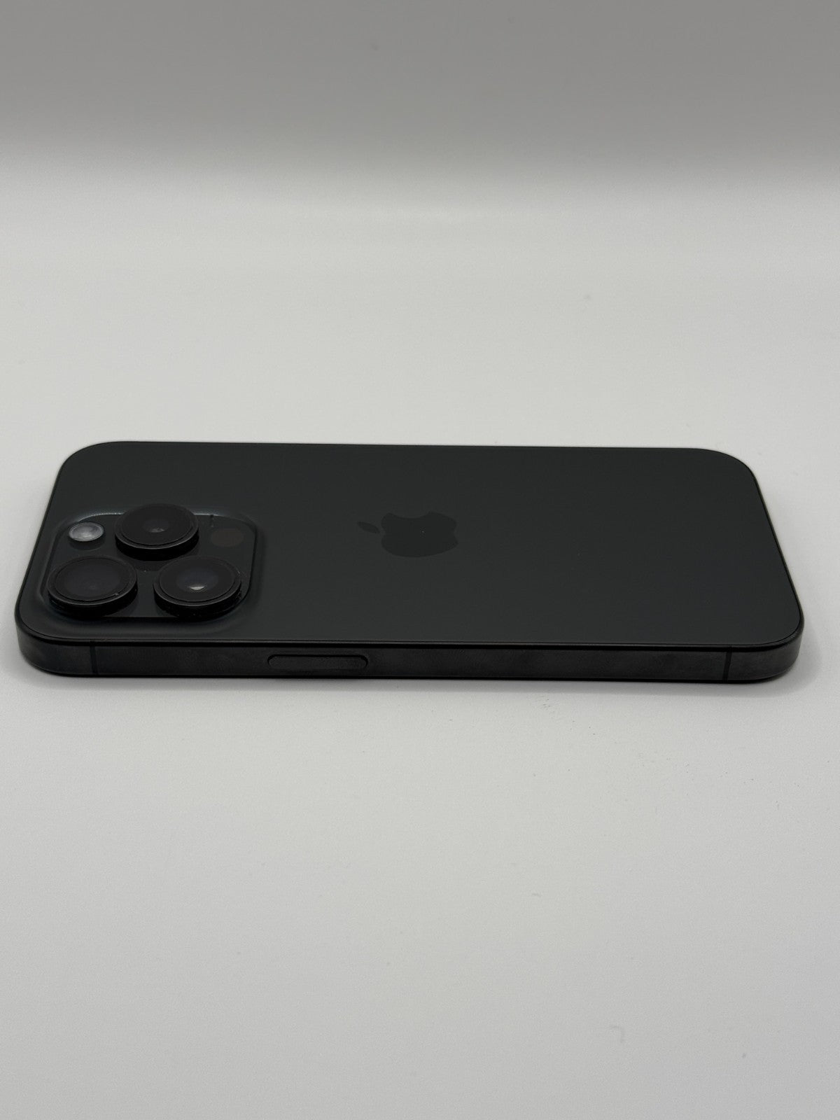 Apple Iphone 15 Pro 256GB Black Titanium Unlocked Warranty Excellent Condition