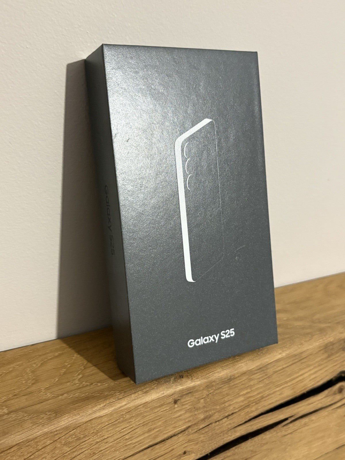 Samsung Galaxy S25 512GB (960) Mint Brand New Sealed Unlocked