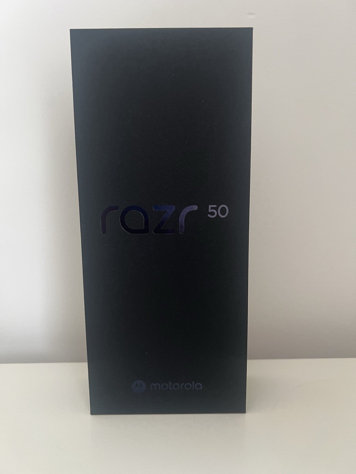 Motorola RAZR 50 5G Koala Grey (941) Unlocked 8gb/256gb Brand New Sealed Boxed