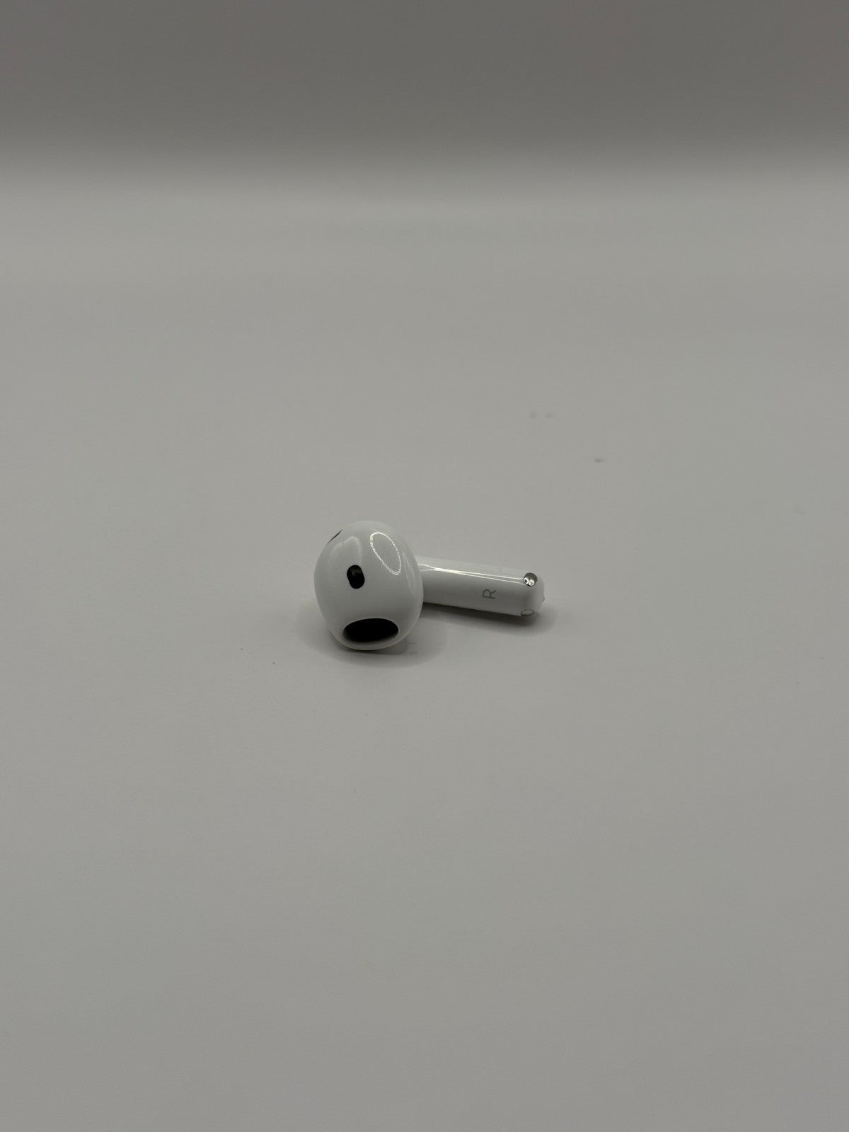Apple AirPods 4th Generation In Ear Earphones 2024 Non ANC Right Earbud