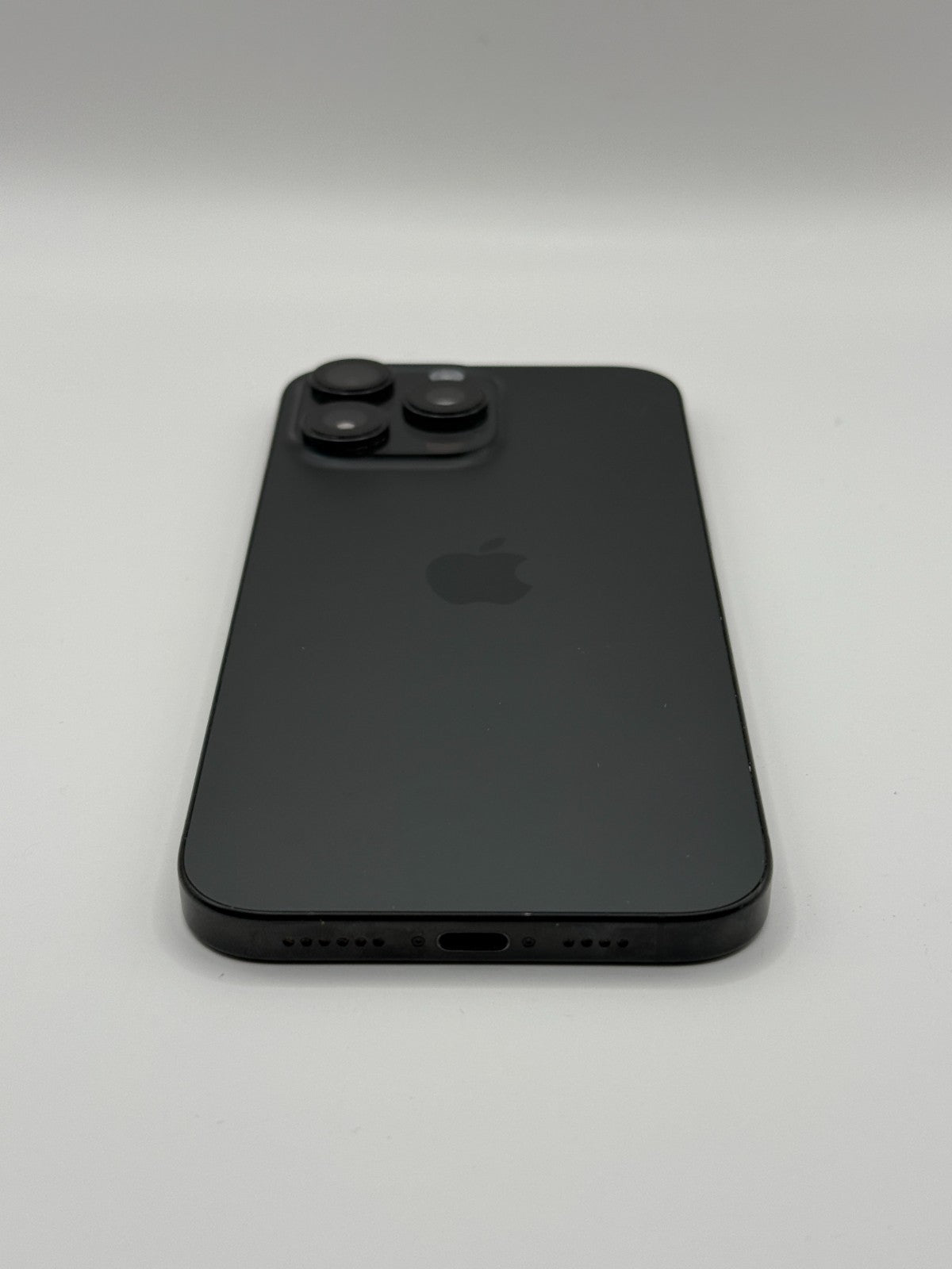 Apple Iphone 16 Pro Max 256GB 5G Unlocked Black Titanium Very Good Condition