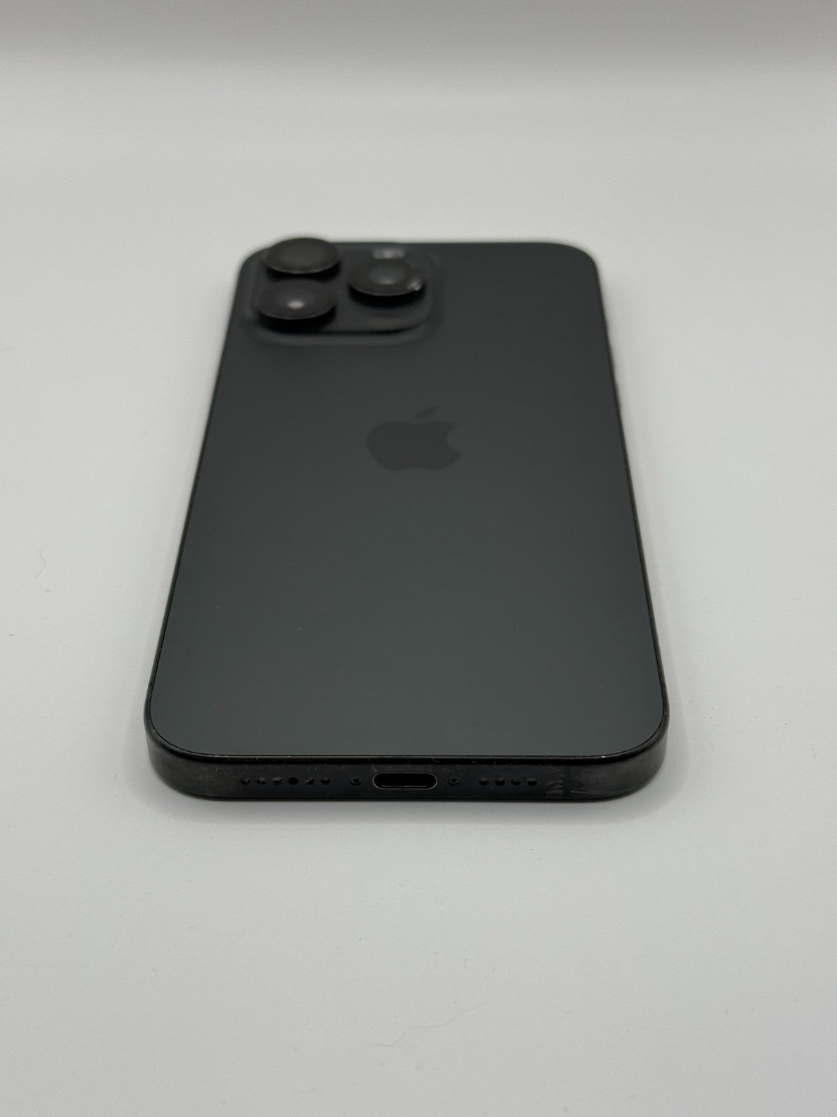 Apple Iphone 15 Pro Max 5G Black Titanium 512GB Unlocked Slight Chip Camera Lens