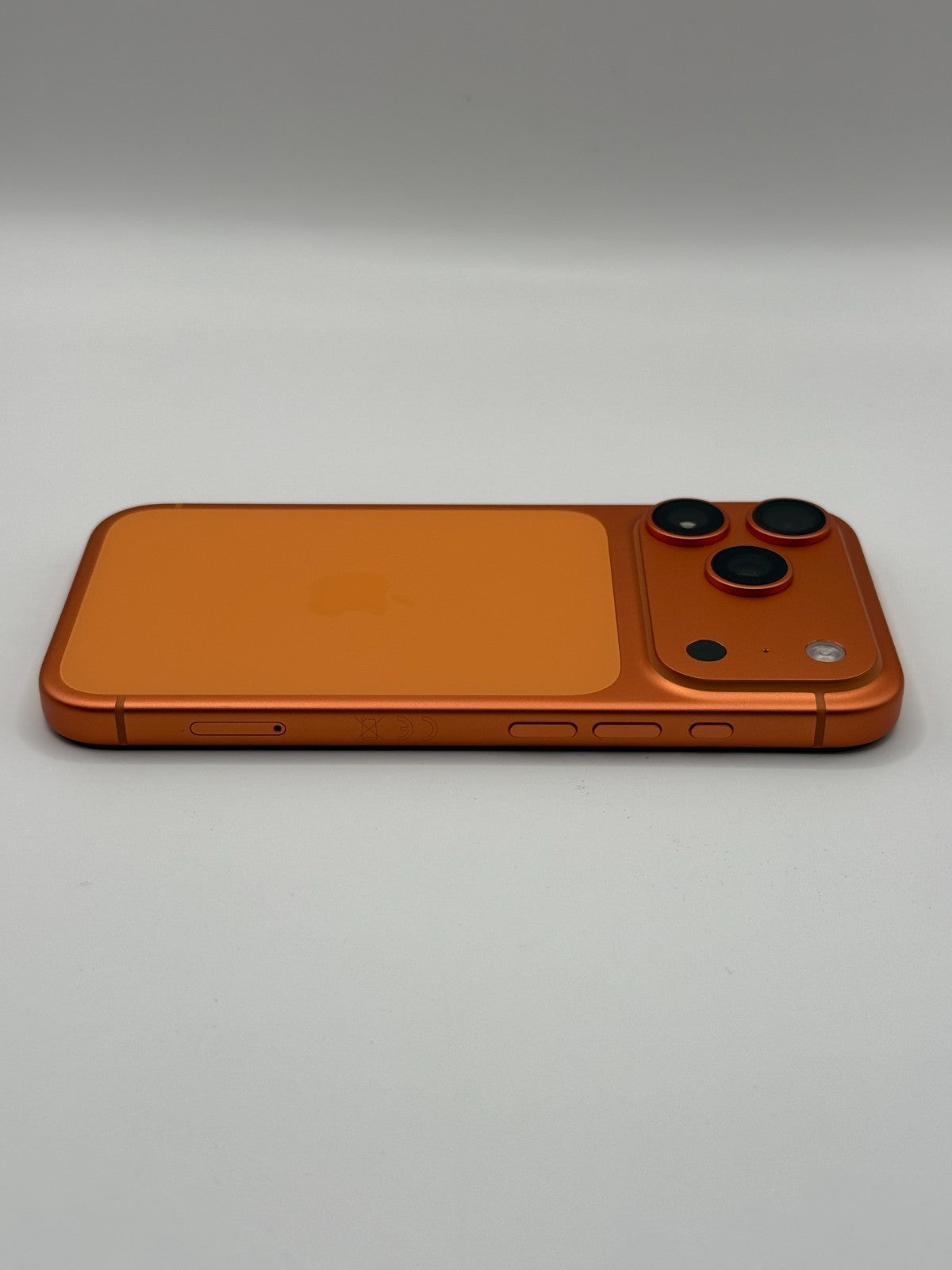 Apple Iphone 17 Pro 256GB 5G AI Cosmic Orange 5G Excellent Warranty Unlocked