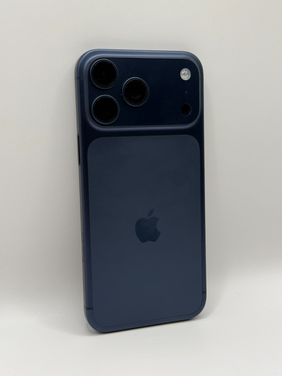 Apple Iphone 17 Pro Max 256GB Deep Blue 5G Warranty Unlocked Excellent Condition