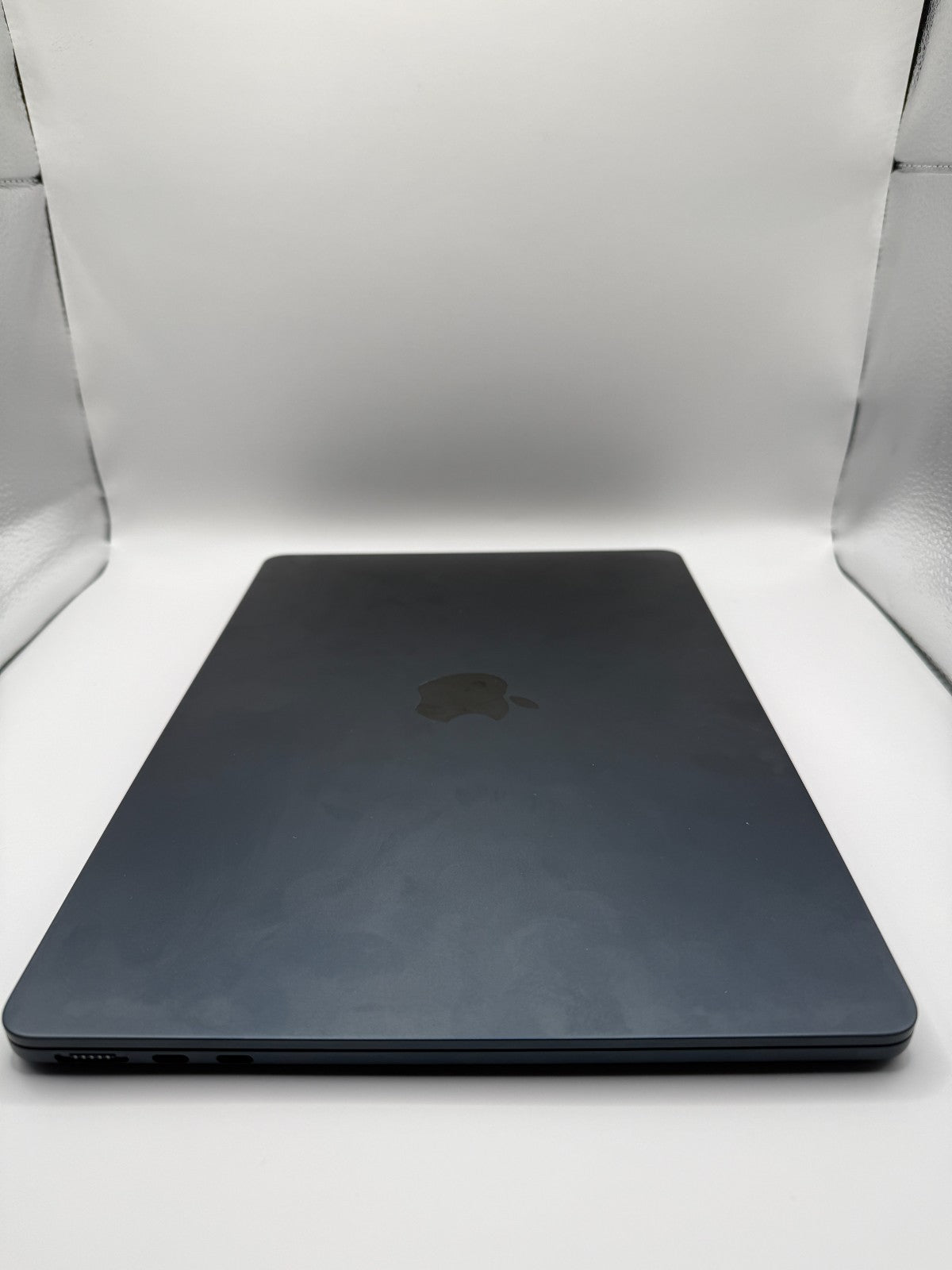 Apple MacBook Air 13.6" 256GB SSD Apple M2 8GB RAM Midnight Excellent Boxed