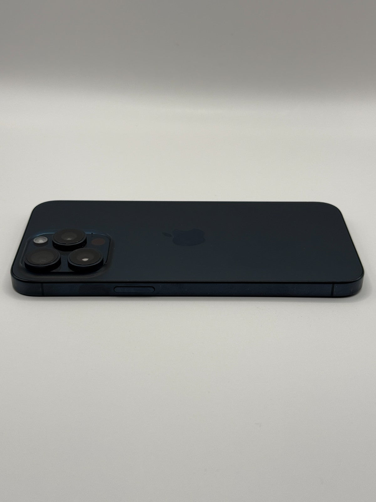 Apple Iphone 15 Pro Max Blue Titanium 256GB Very Good Condition Unlocked