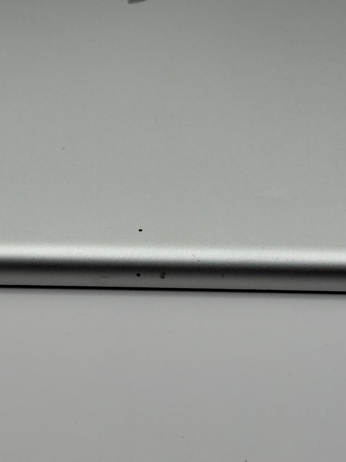 Apple Ipad 10.2 7th Generation Silver 32GB WiFi Good Condition Warranty