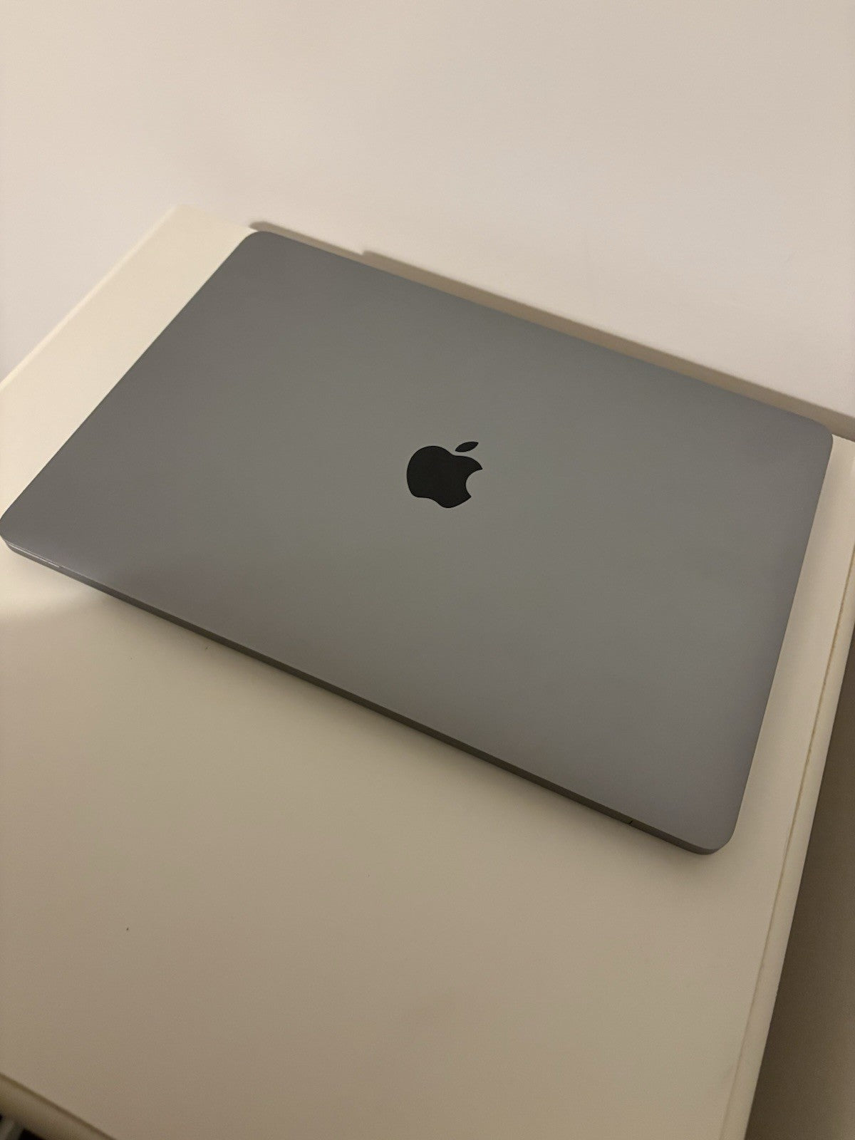 Apple MacBook Pro Retina 13.3" 2017 (P160) 256GB SSD 8GB Ram 2.3GHz Core i5 Grey