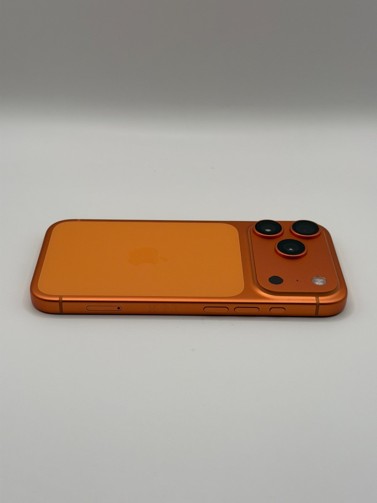 Apple Iphone 17 Pro 256GB Cosmic Orange Unlocked Excellent Condition Warranty