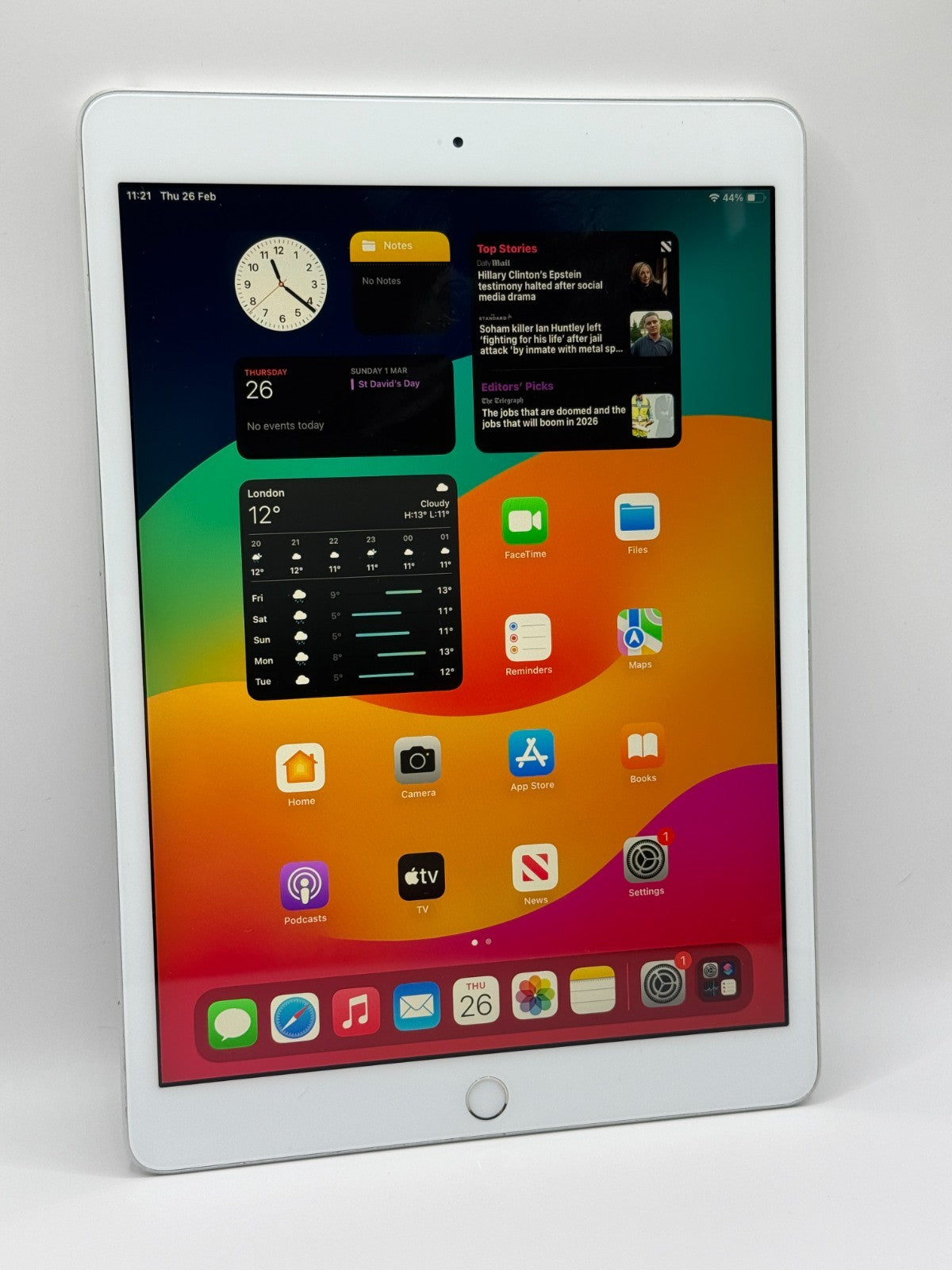 Apple Ipad 10.2 7th Generation Silver 32GB WiFi Good Condition Warranty