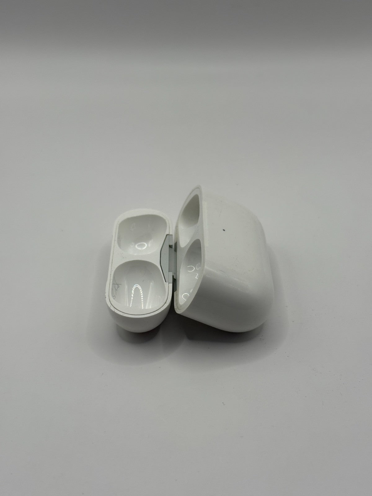 Apple Airpods Pro 1st Generation Charging Case Only White Very Good Condition