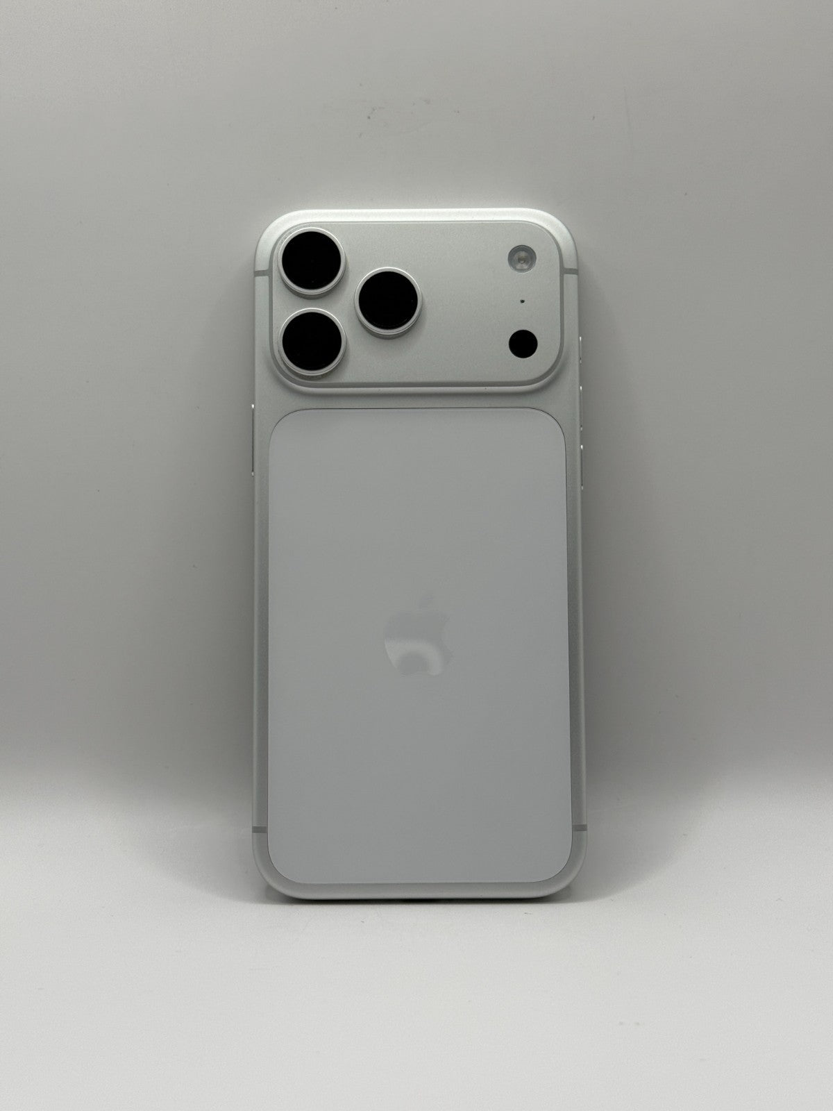 Apple Iphone 17 Pro Max 5G 256GB Silver Unlocked Boxed Very Good Condition