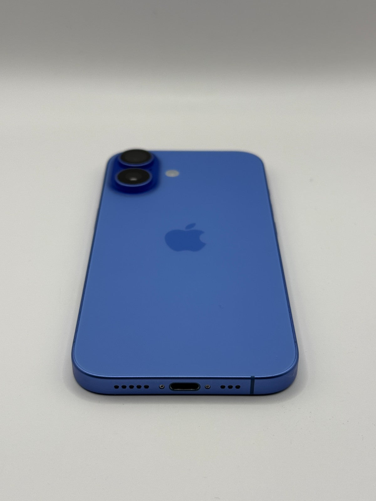 Apple Iphone 16 128GB 5G Ultramarine Unlocked Excellent Condition Warranty
