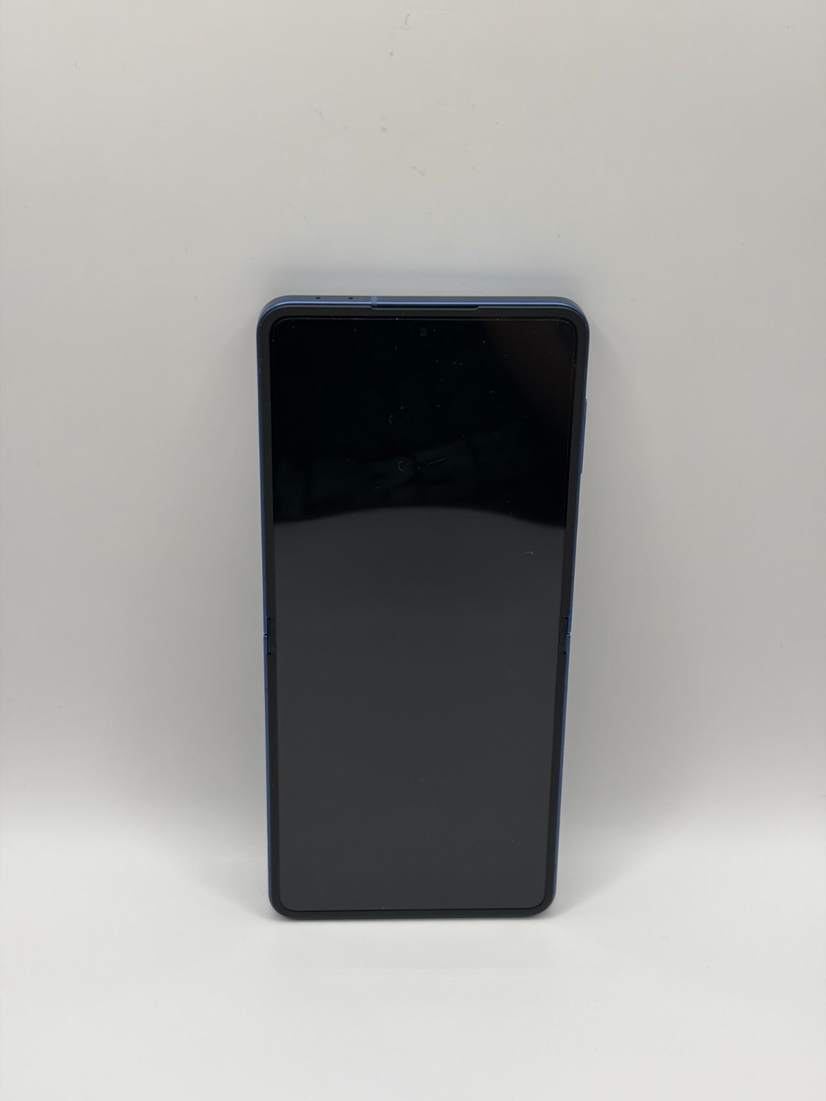 Samsung Galaxy Z Flip7 256GB 12GB Phone Blue Unlocked Opened Never Used