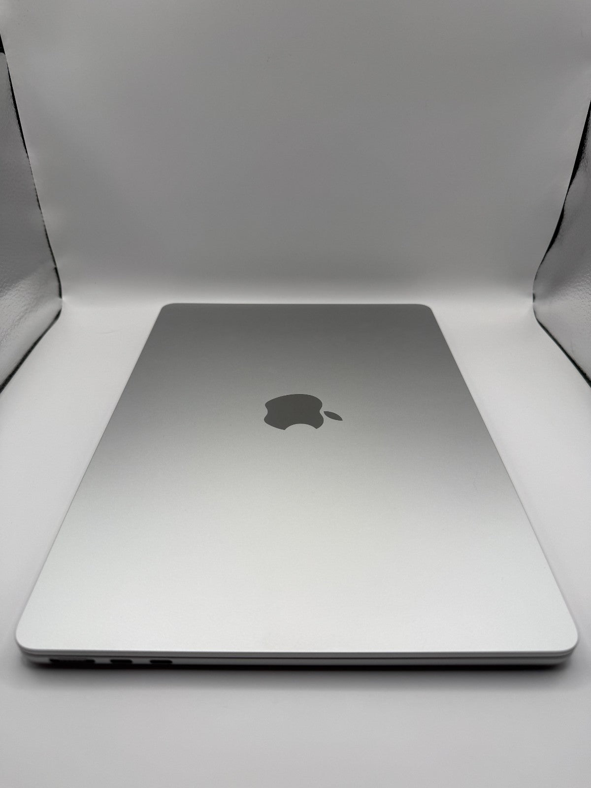 Apple Macbook Air M4 13.6" 2025 16Gb Ram 256Gb Ssd Silver Excellent Condition