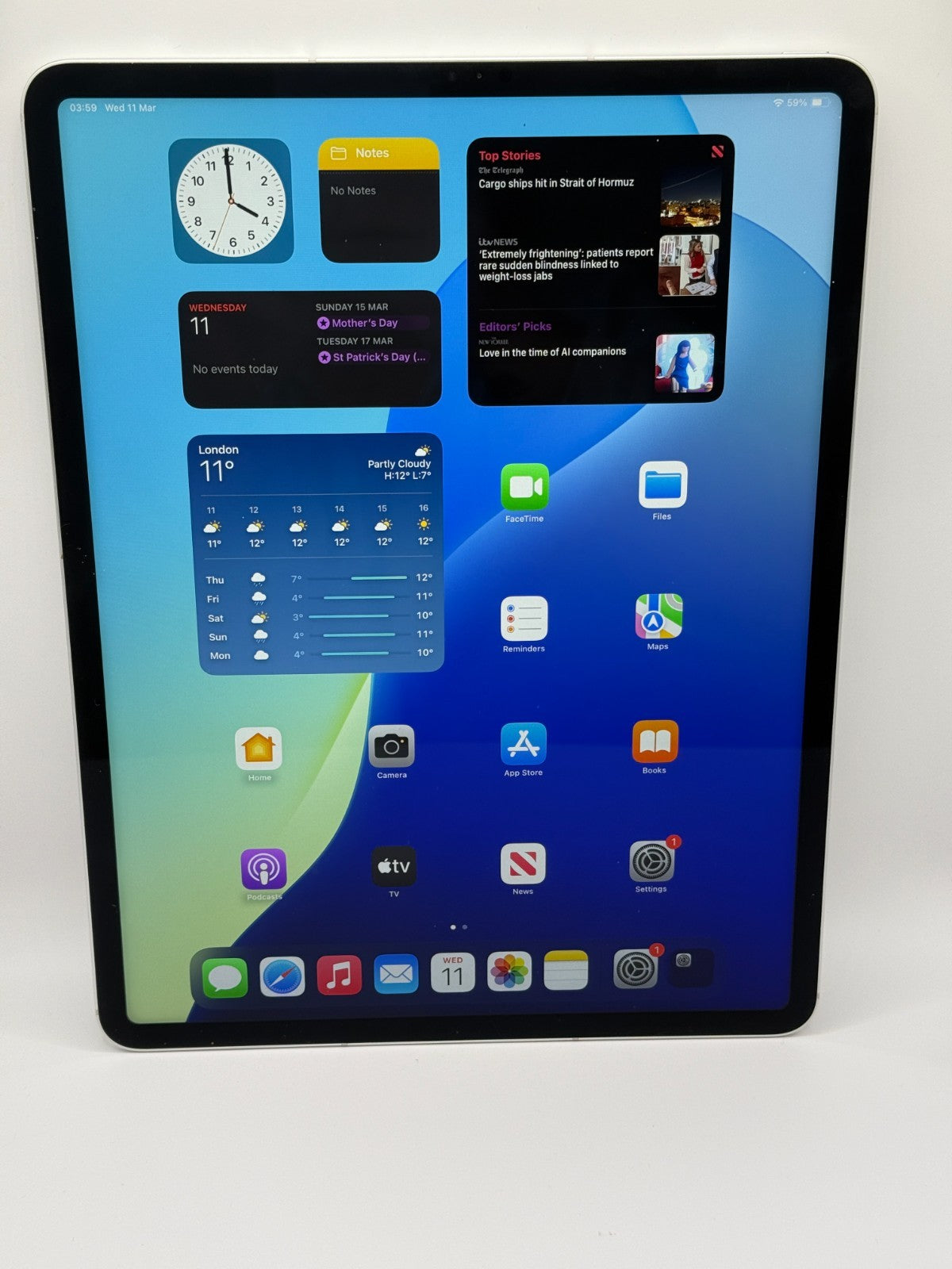 Apple Ipad Pro 5th Generation 256GB Wi-Fi Cellular 12.9 Silver Boxed Warranty