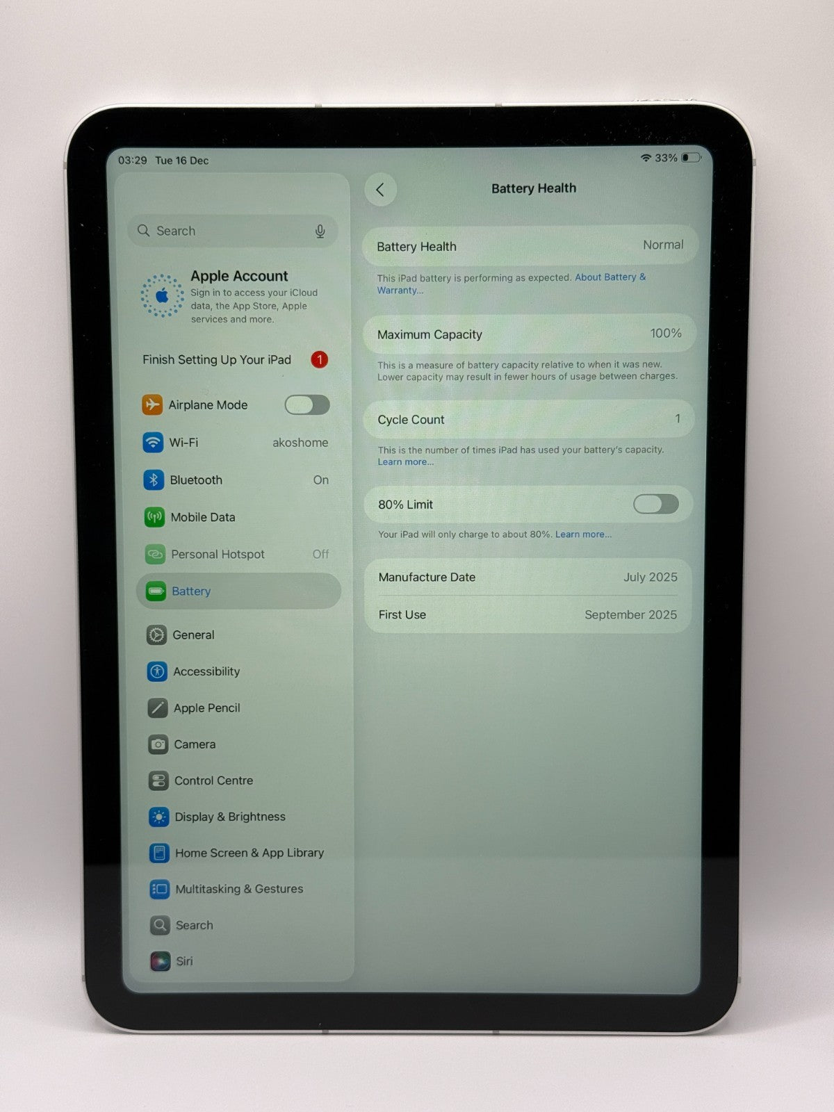 Apple Ipad 11th Generation A16 128GB Wifi and 5G Esim Silver Warranty Never Used