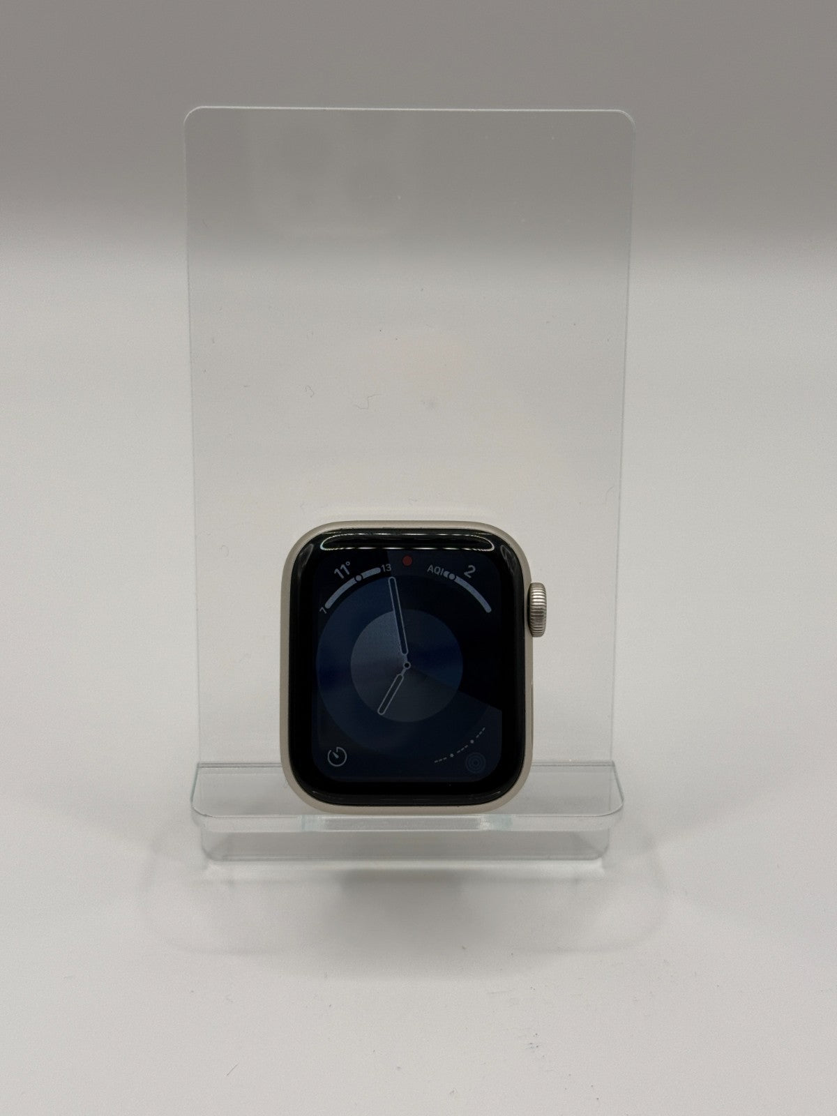 Apple Watch SE 2nd Gen 40mm Silver Aluminium with White Band Scratch On Screen