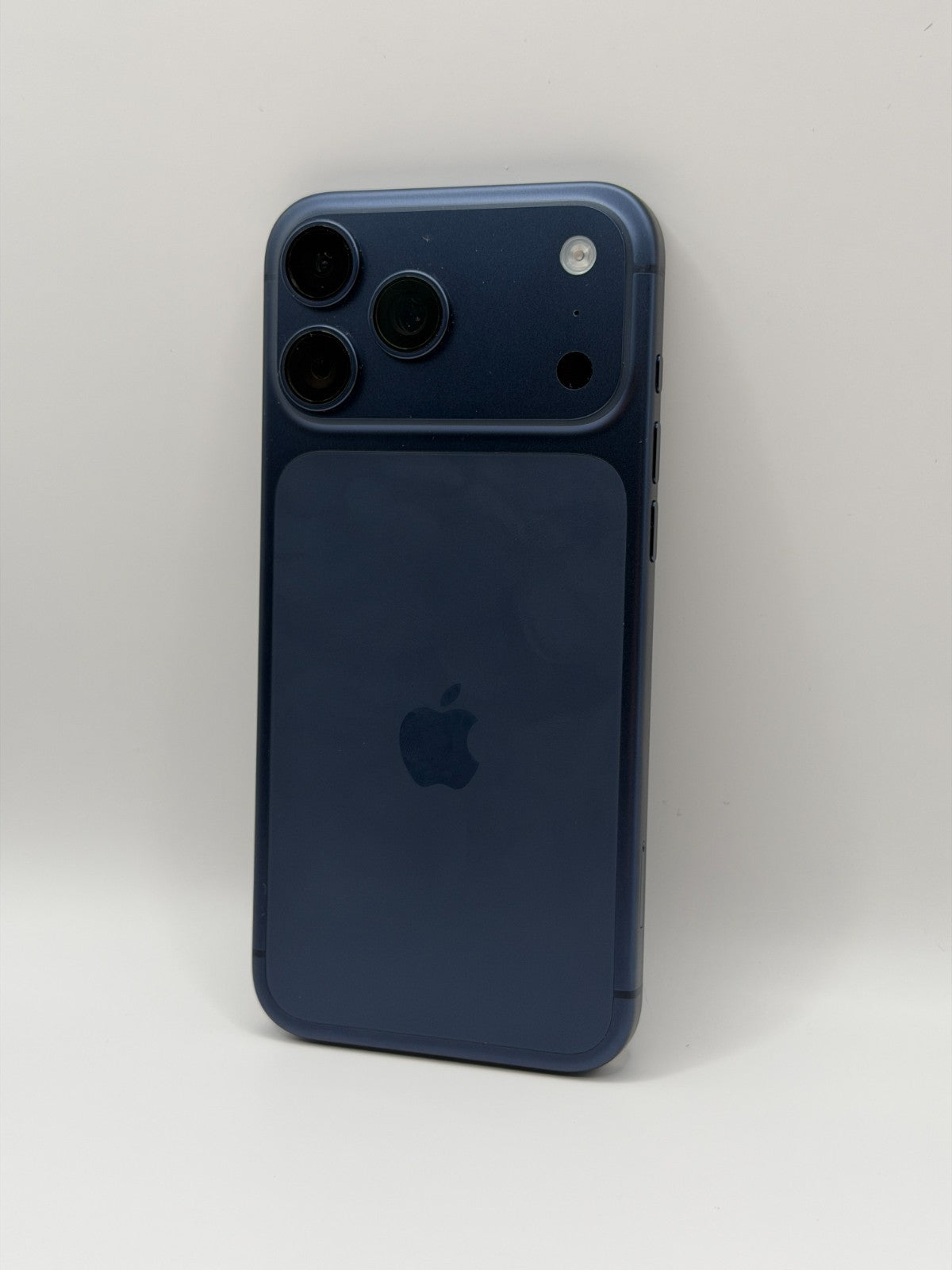Apple Iphone 17 Pro Max 256GB Deep Blue 5G Warranty Unlocked Excellent Condition