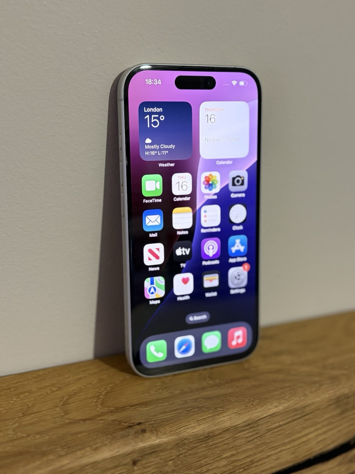 Apple iPhone 16 128GB 5G (0813679) White Unlocked Pristine Condition Warranty