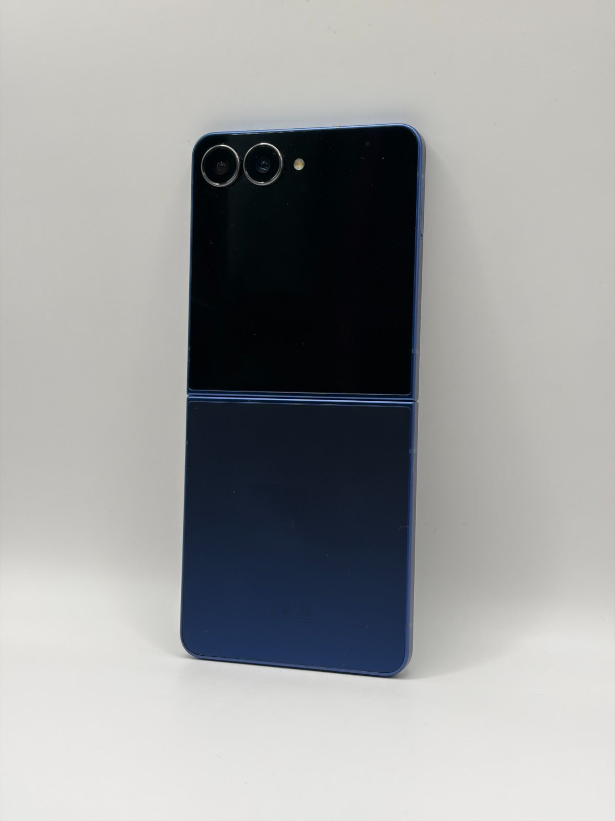 Samsung Galaxy Z Flip7 256GB 12GB Phone Blue Unlocked Opened Never Used
